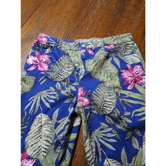 Size 8 Chicos 1 Tropical Floral Ankle Denim Jeans Blue Pink Green Casual Pants - Picture 2 of 5